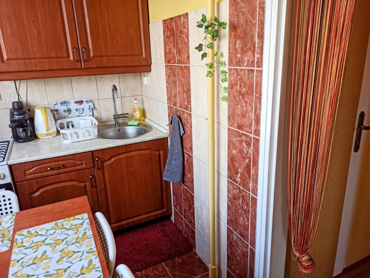 Sunny Apartment Boedapest Buitenkant foto
